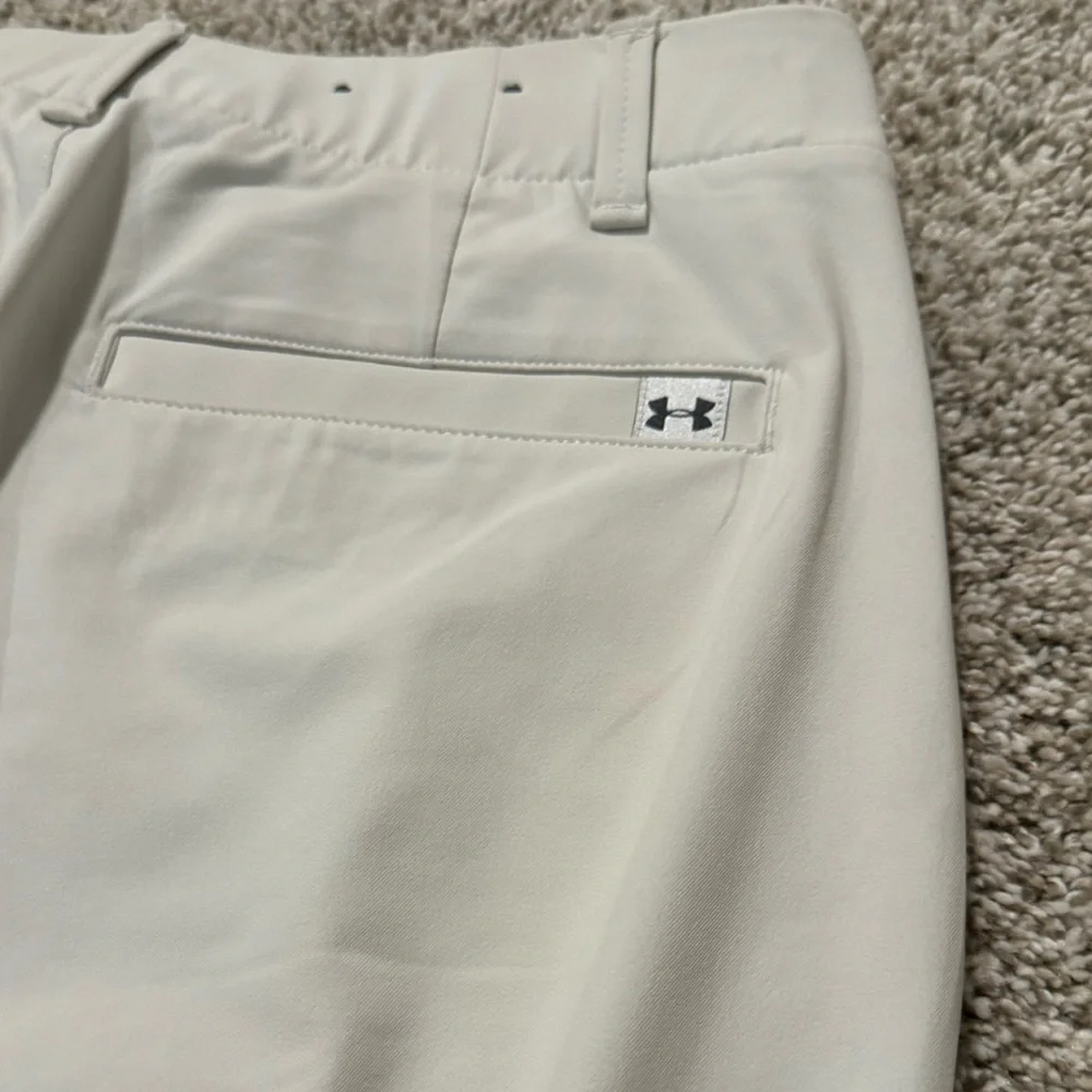 Under Armour Iso-Chill Tapered Golf Pants | 30/32 |Summit White